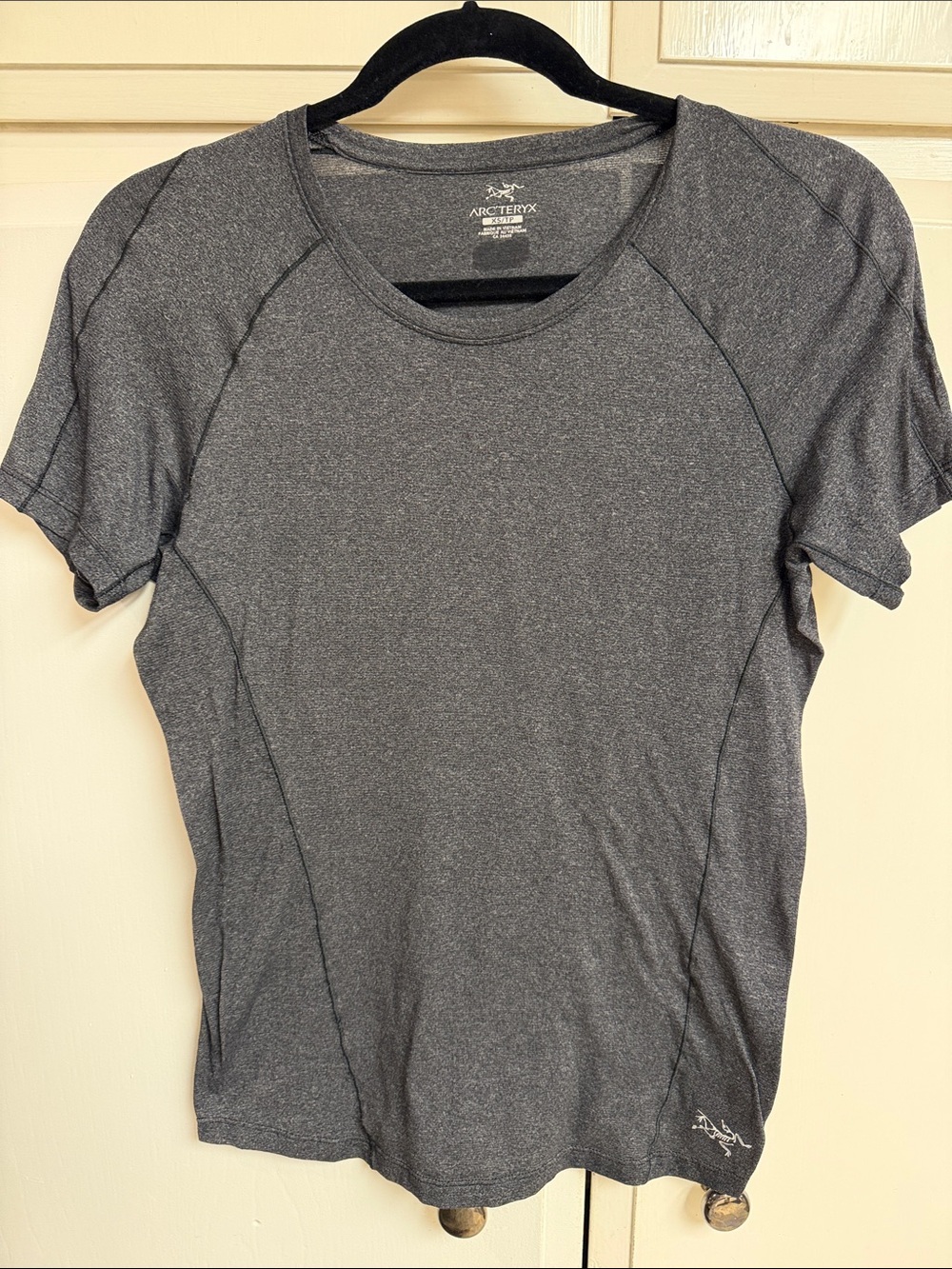 Arc'teryx Women's Short Sleeve Tech Tee - Charcoal